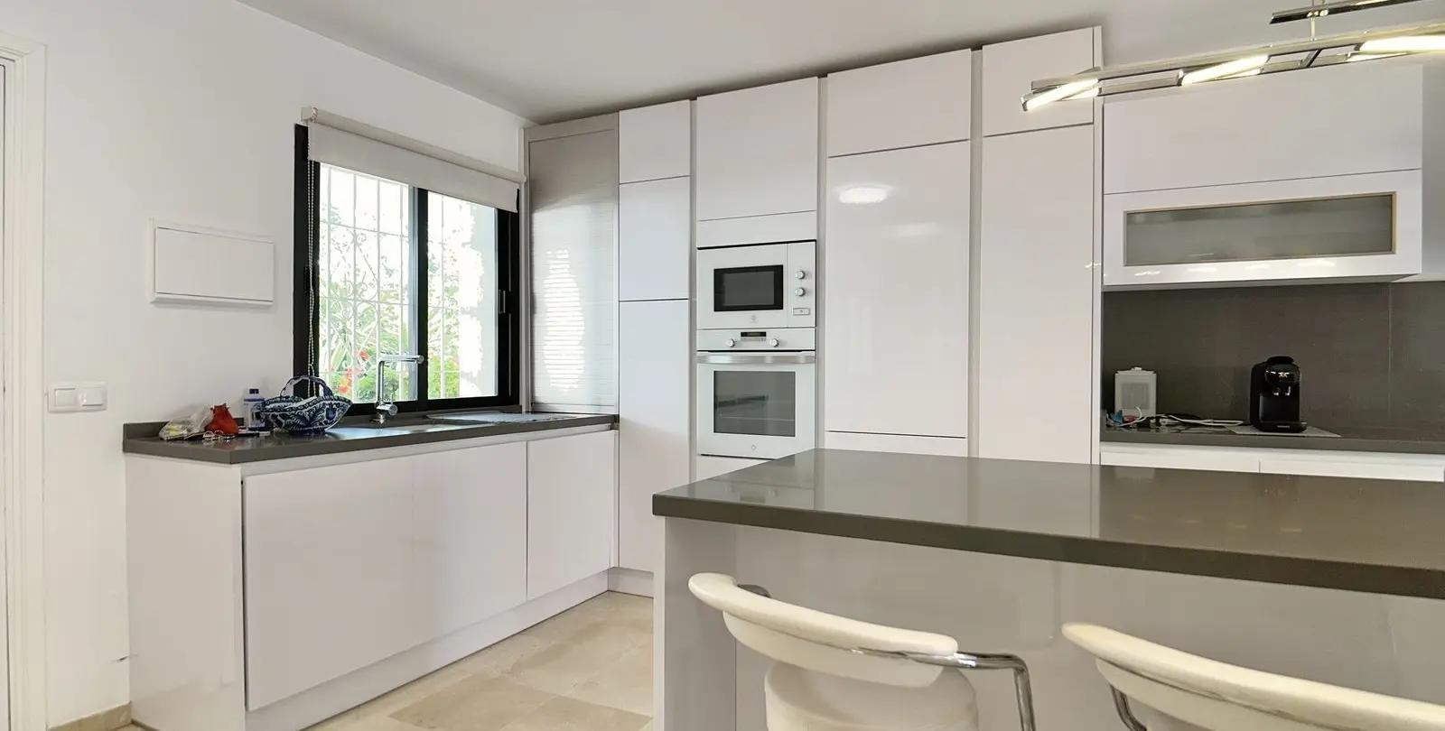 Sale of middle floor apartment in Nueva Andalucía 5