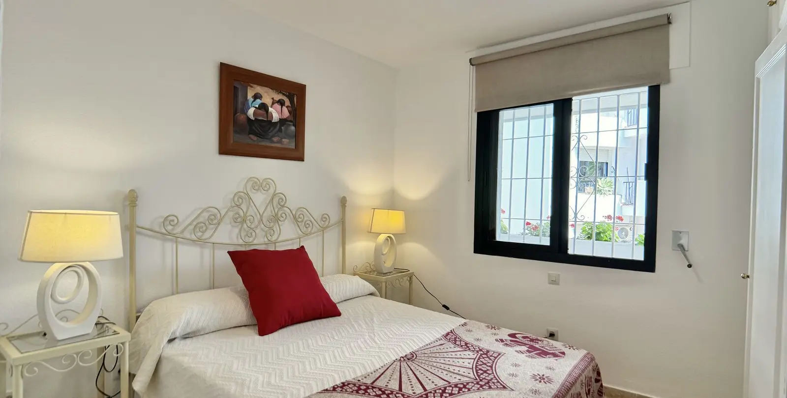 Sale of middle floor apartment in Nueva Andalucía 13