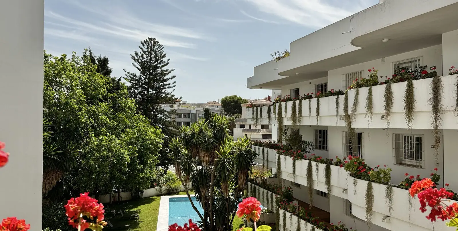 Sale of middle floor apartment in Nueva Andalucía 18