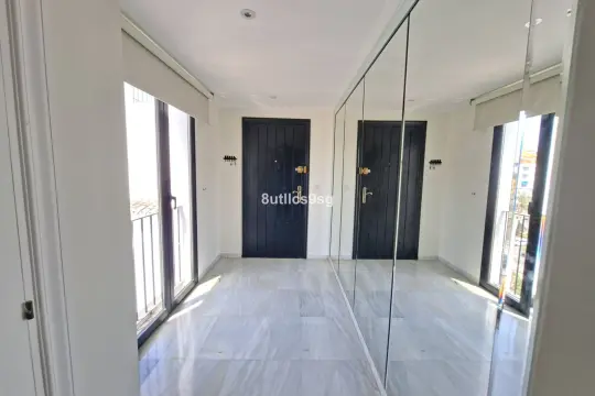 Image 6 thumb