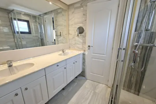 Image 25 thumb
