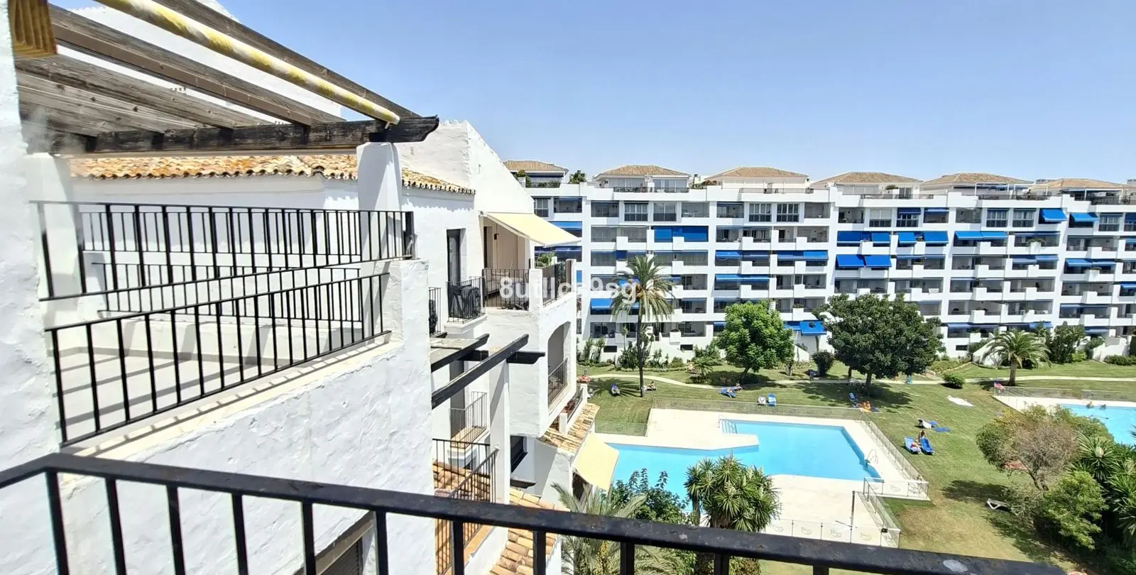 Sale of penthouse in Puerto Banús 27