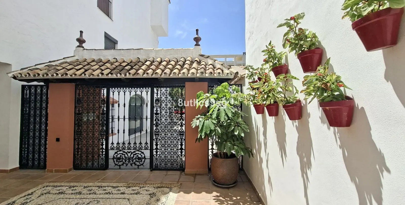 Sale of penthouse in Puerto Banús 30