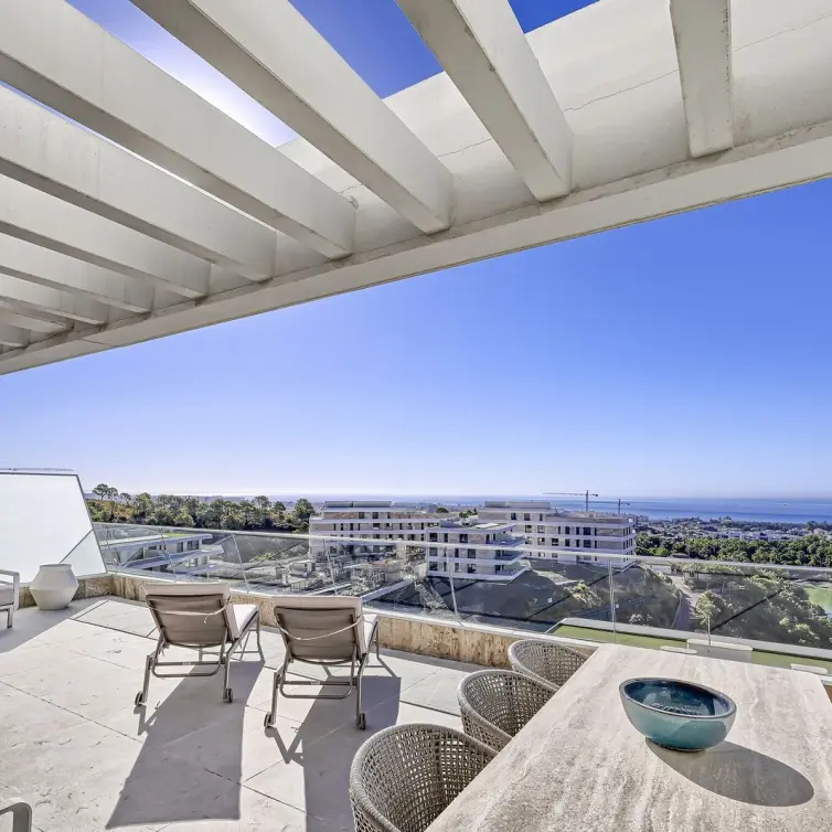 Продажа апартаментов на среднем этаже в Estepona