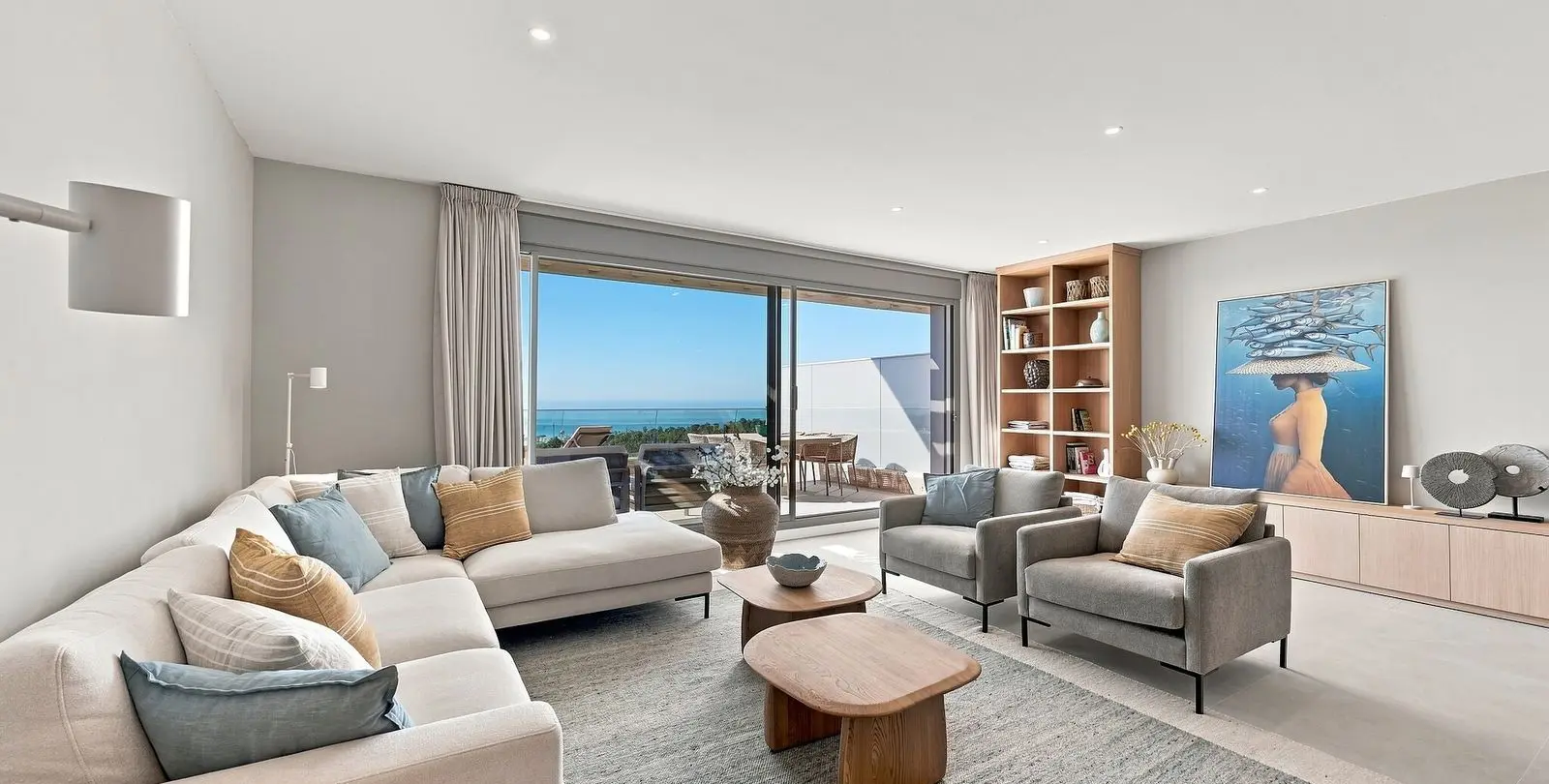 Venta de apartamento en planta media en Estepona 4