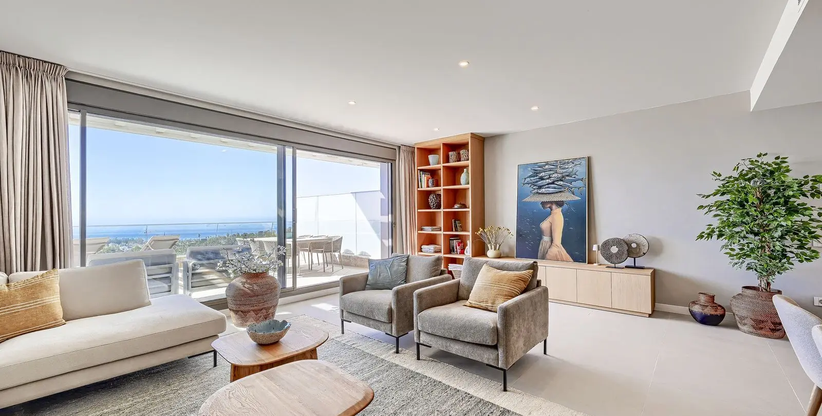 Venta de apartamento en planta media en Estepona 5