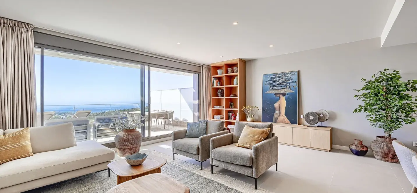 Продажа апартаментов на среднем этаже в Estepona 4