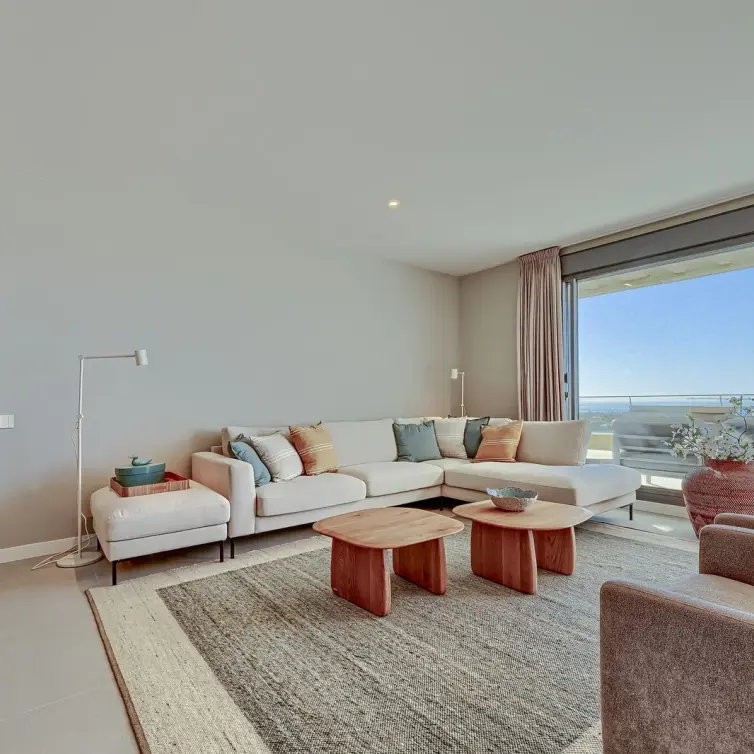 Продажа апартаментов на среднем этаже в Estepona