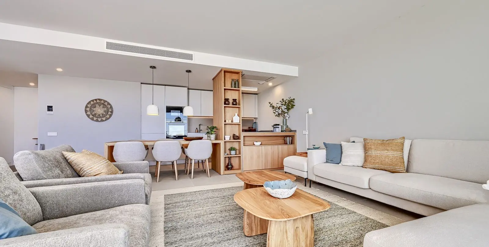 Venta de apartamento en planta media en Estepona 8