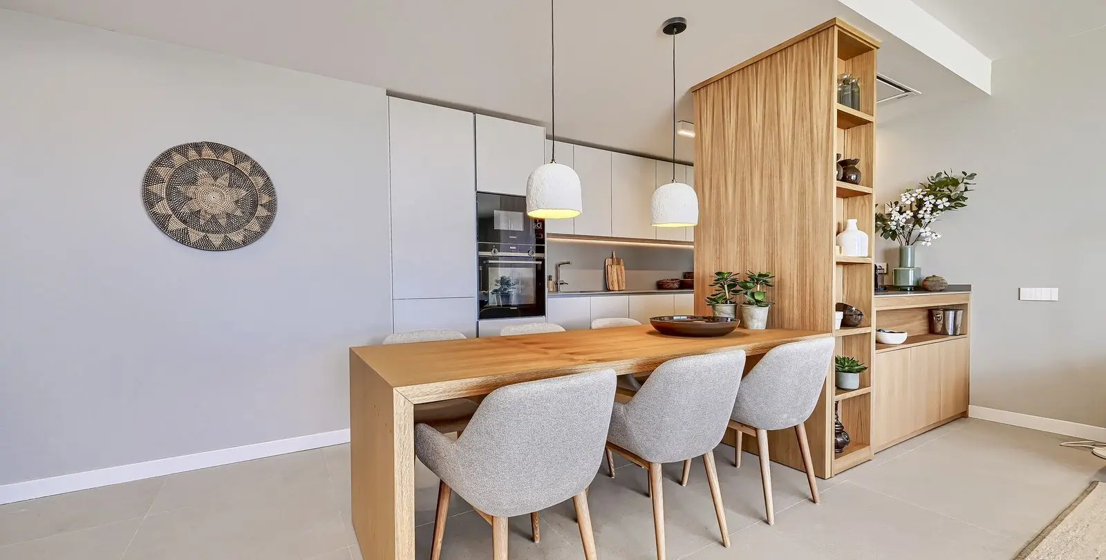 Venta de apartamento en planta media en Estepona 9