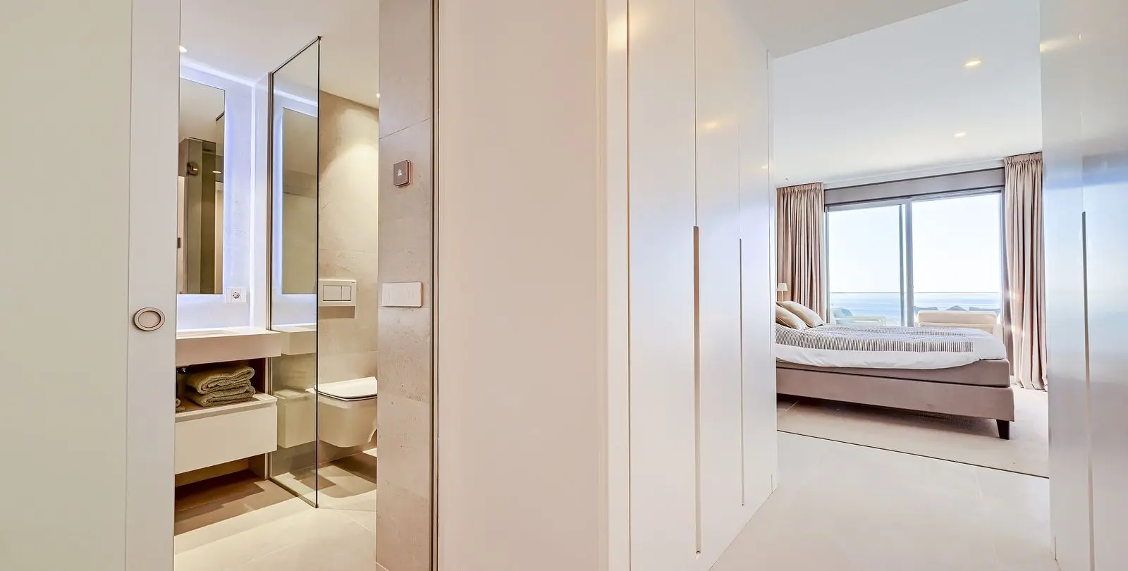 Venta de apartamento en planta media en Estepona 16