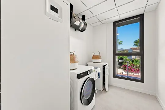Image 24 thumb