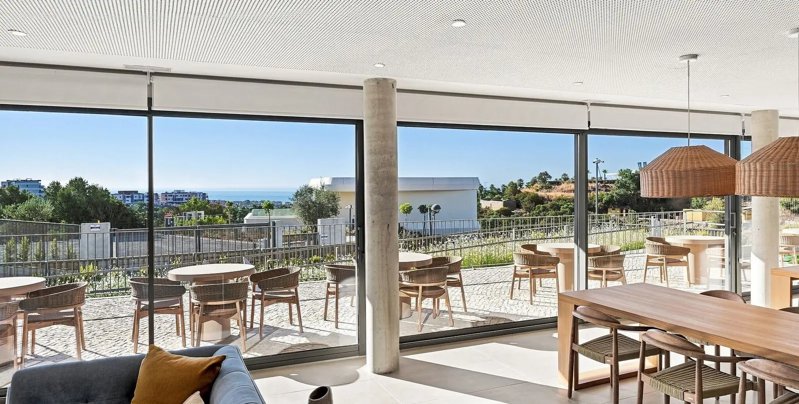 Venta de apartamento en planta media en Estepona 30