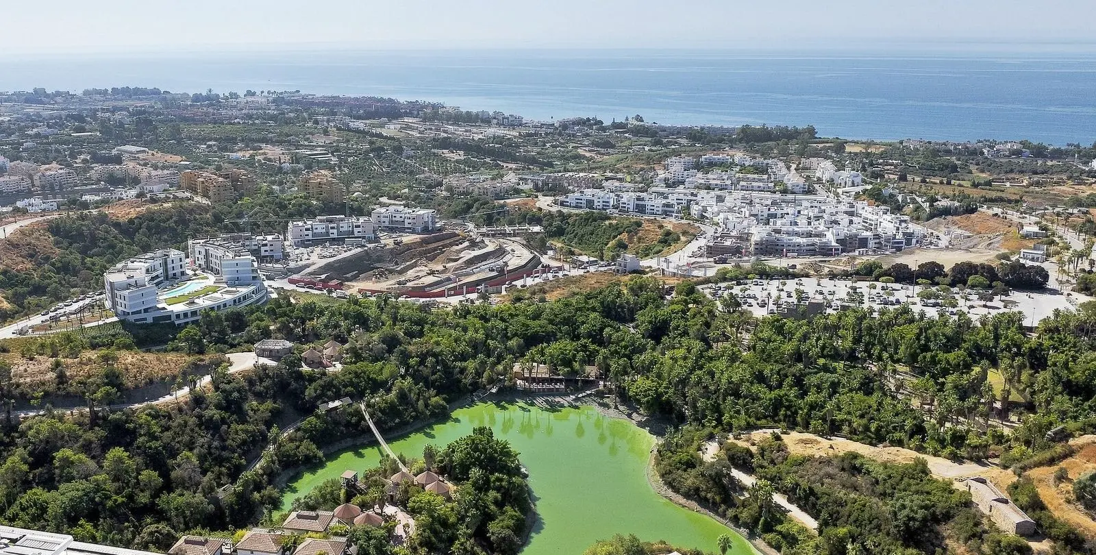 Venta de apartamento en planta media en Estepona 34