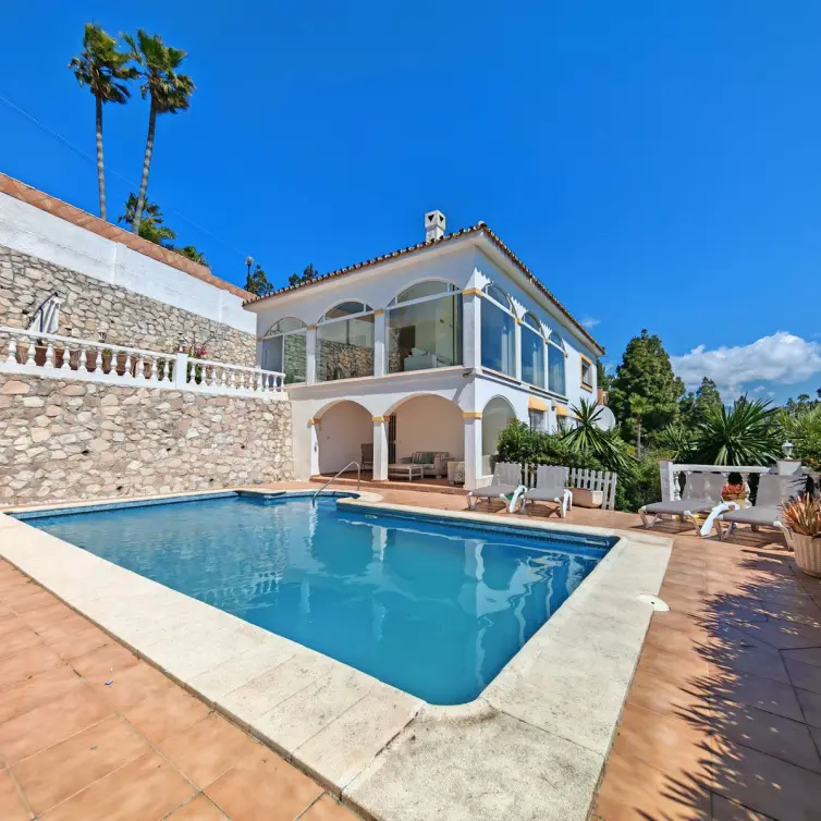 Venta de villa independiente en El Chaparral