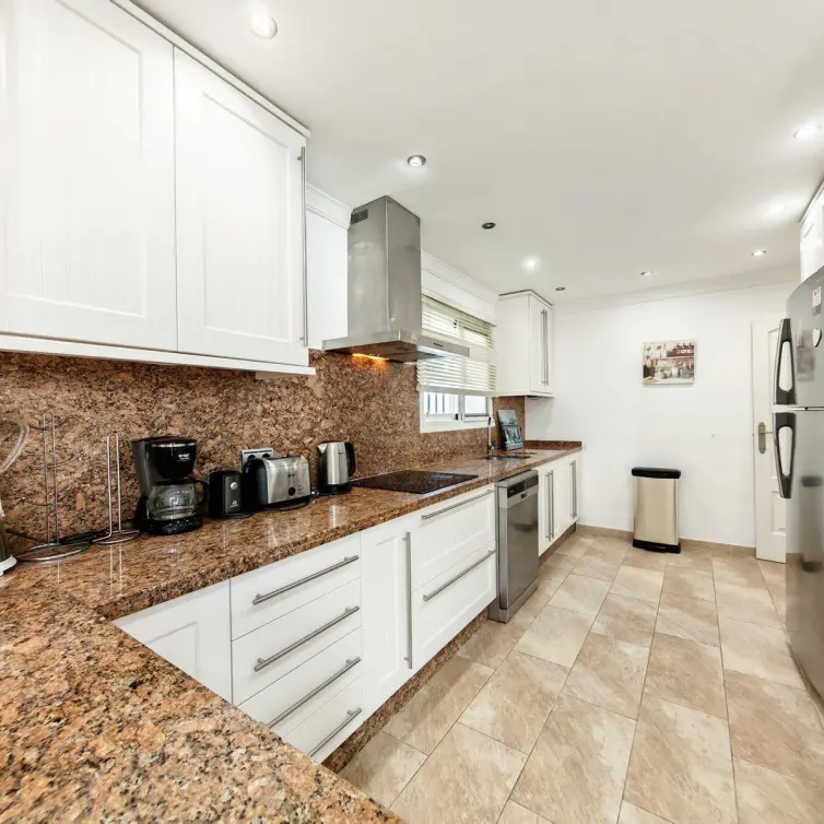 Venta de villa independiente en El Chaparral