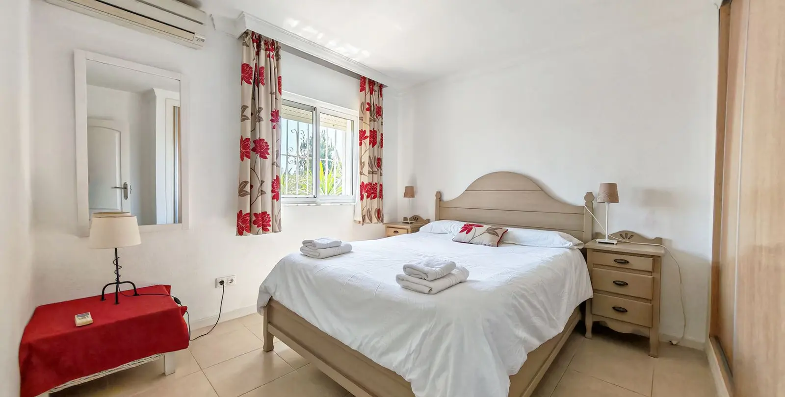 Venta de villa independiente en El Chaparral 12