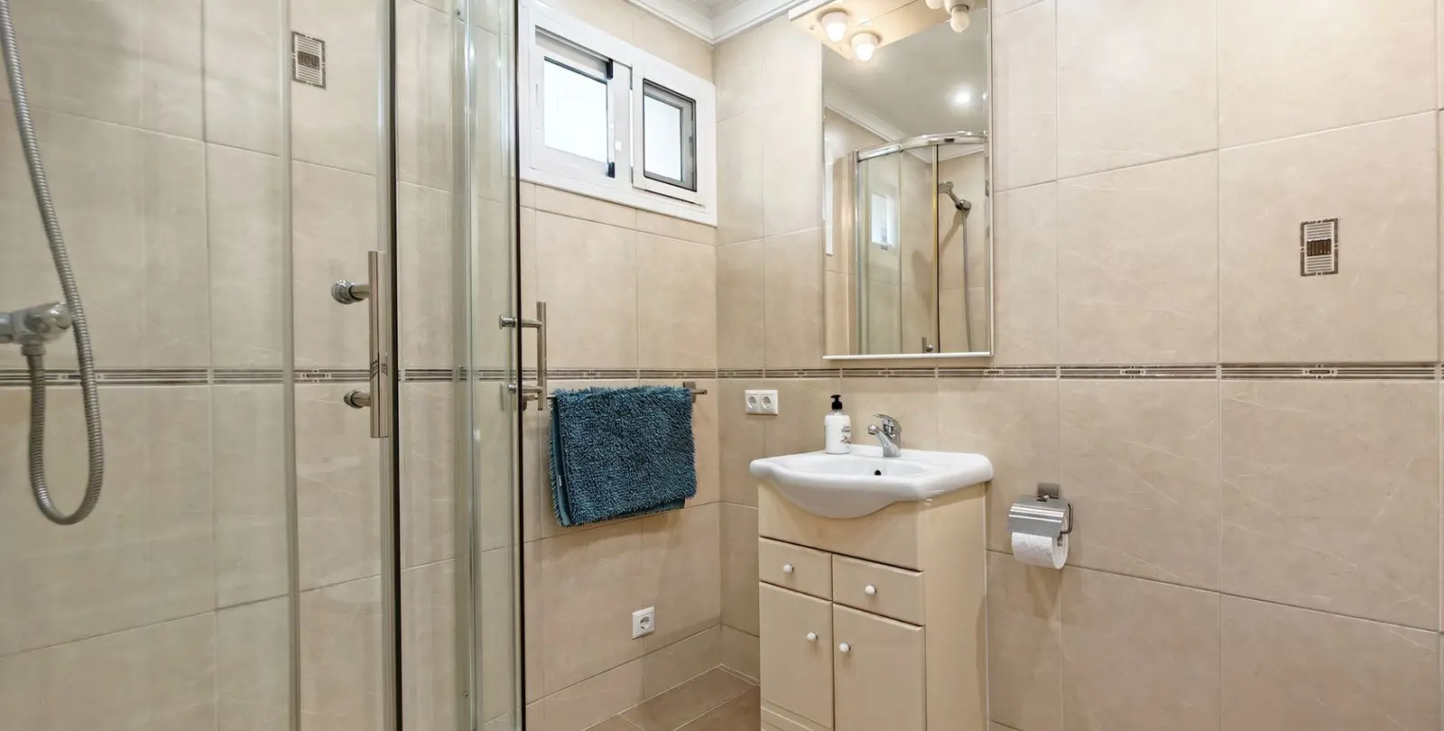 Venta de villa independiente en El Chaparral 17