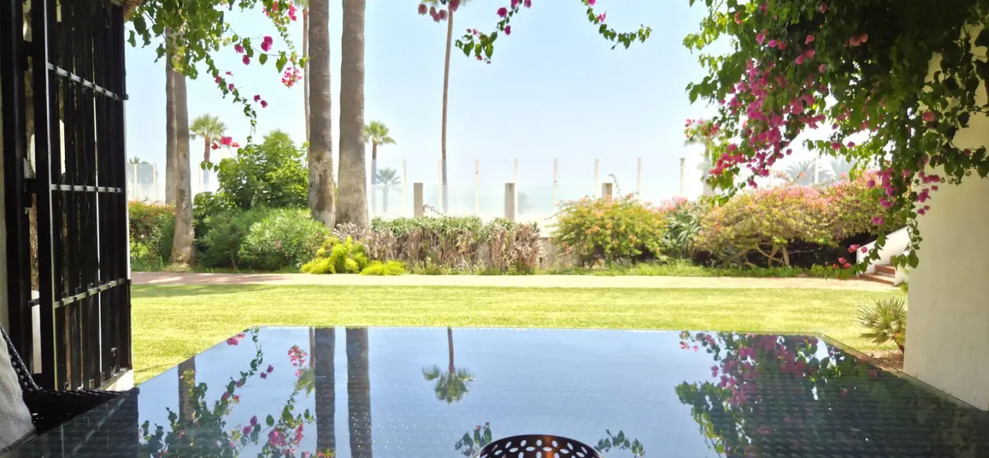 Venta de apartamento en planta baja en Puerto Banús 1