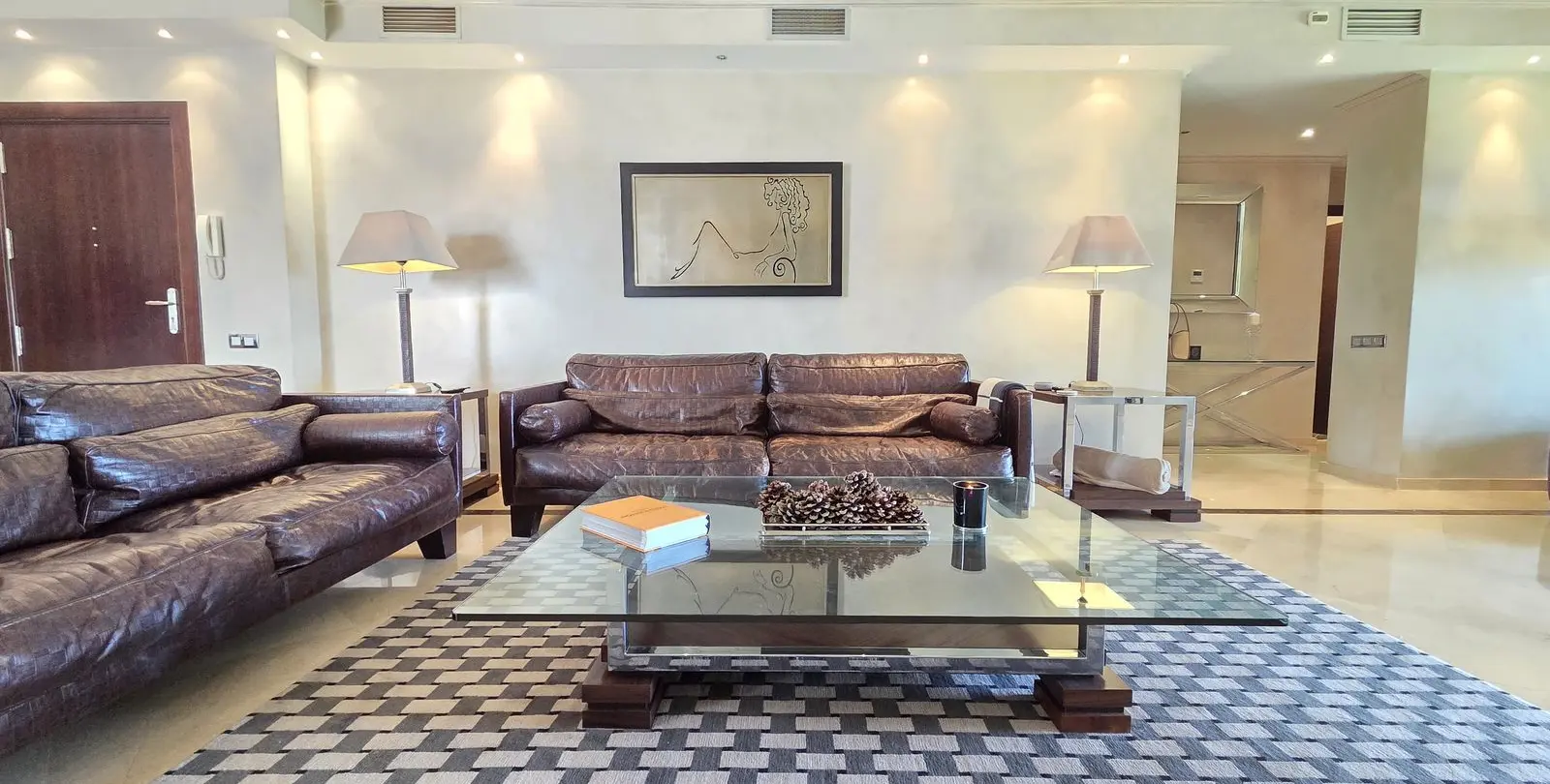 Venta de apartamento en planta baja en Puerto Banús 3