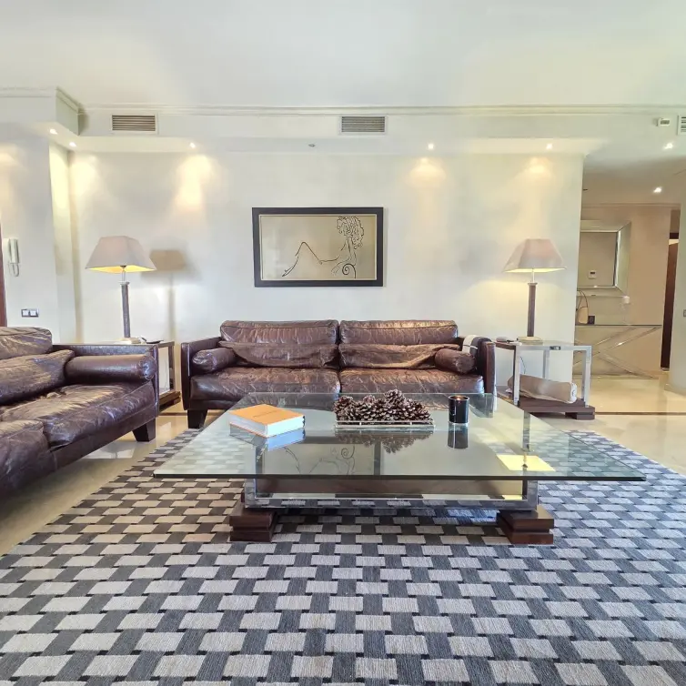 Venta de apartamento en planta baja en Puerto Banús
