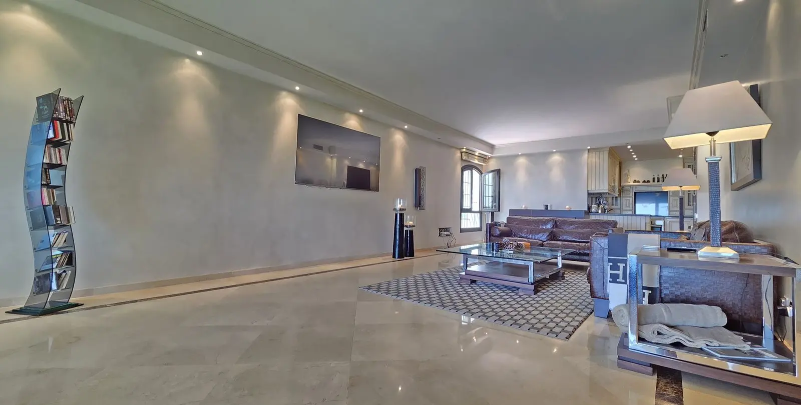 Venta de apartamento en planta baja en Puerto Banús 10