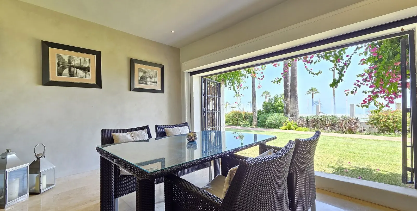 Venta de apartamento en planta baja en Puerto Banús 15