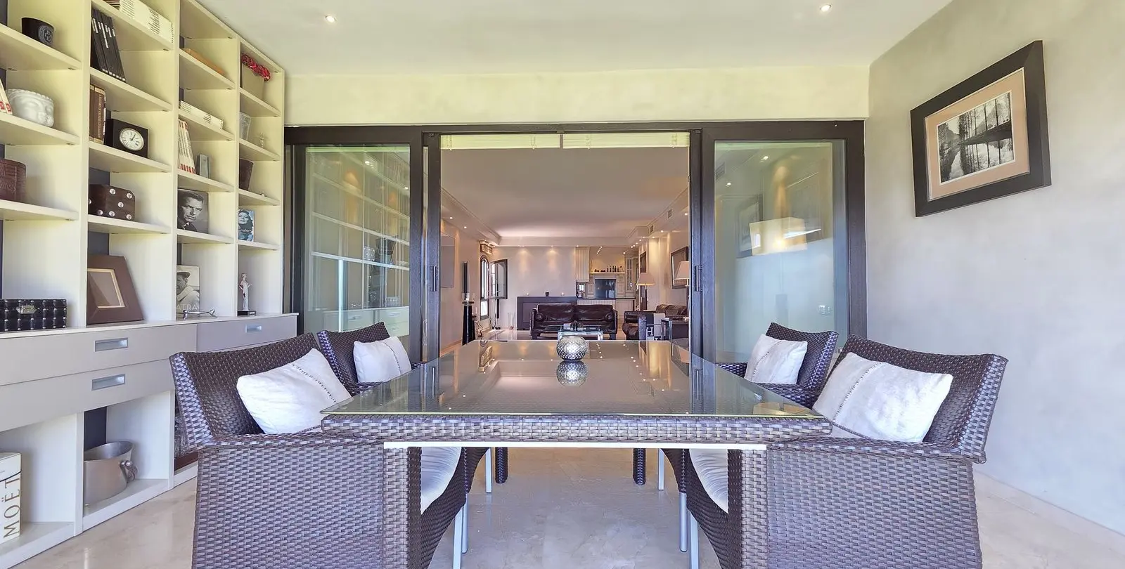 Venta de apartamento en planta baja en Puerto Banús 17