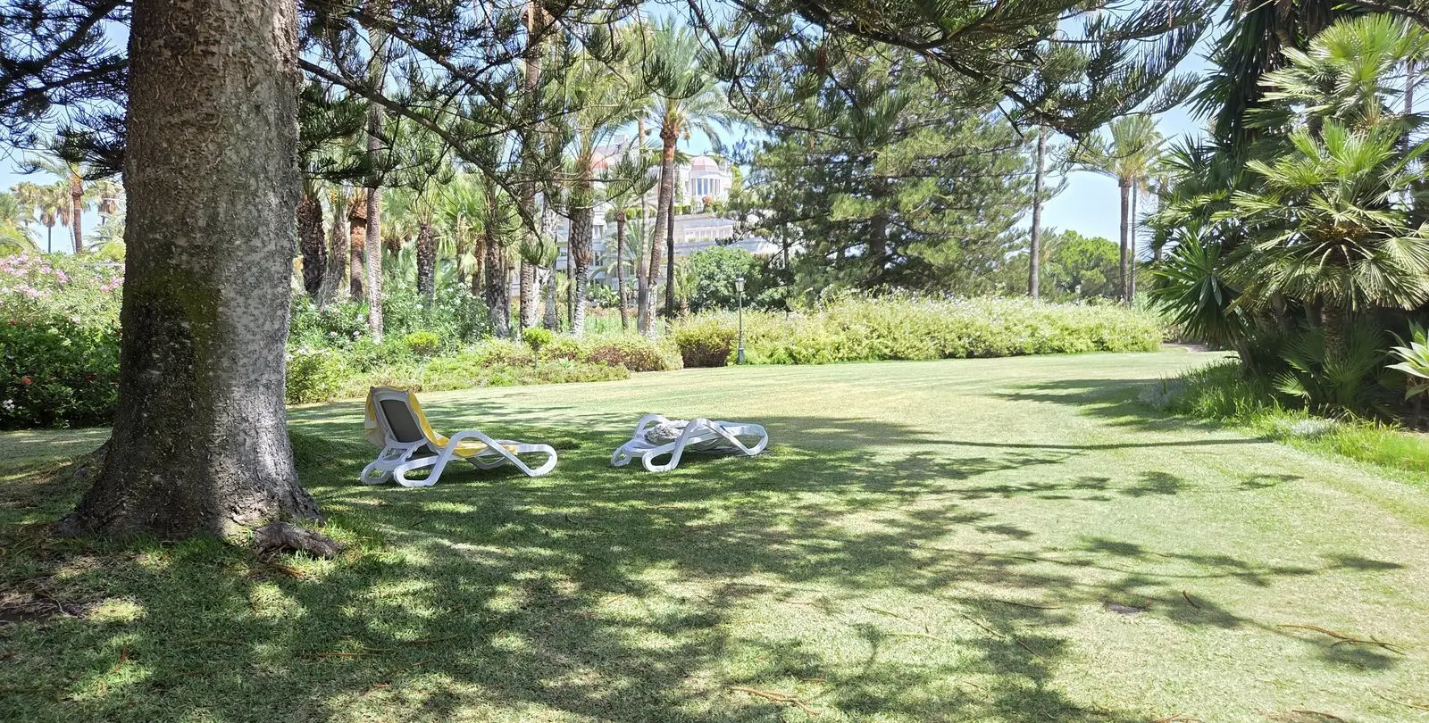 Venta de apartamento en planta baja en Puerto Banús 34
