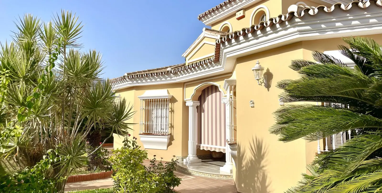 Venta de villa independiente en Las Lagunas 2