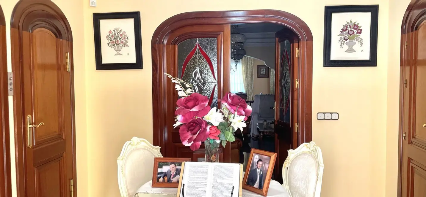 Sale of detached villa in Las Lagunas 3