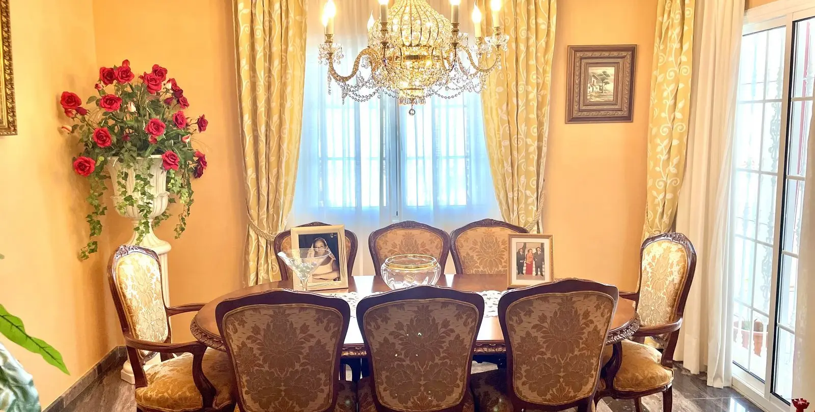 Venta de villa independiente en Las Lagunas 5