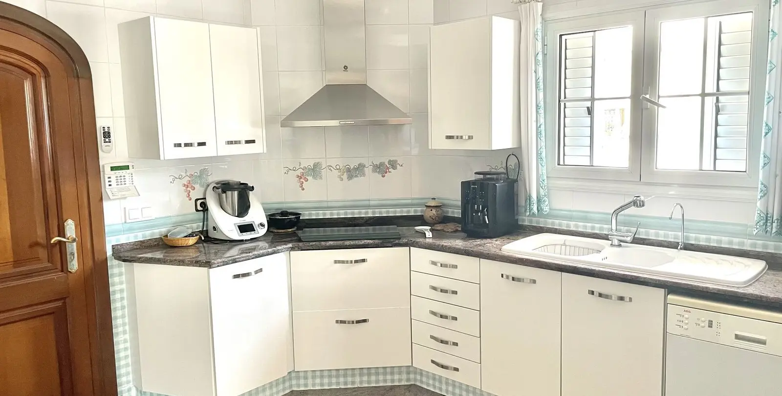 Venta de villa independiente en Las Lagunas 7