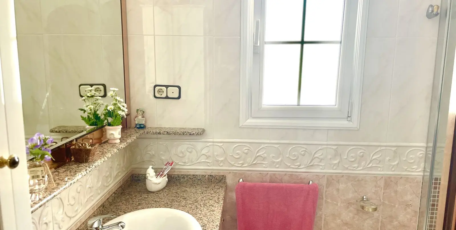 Venta de villa independiente en Las Lagunas 10