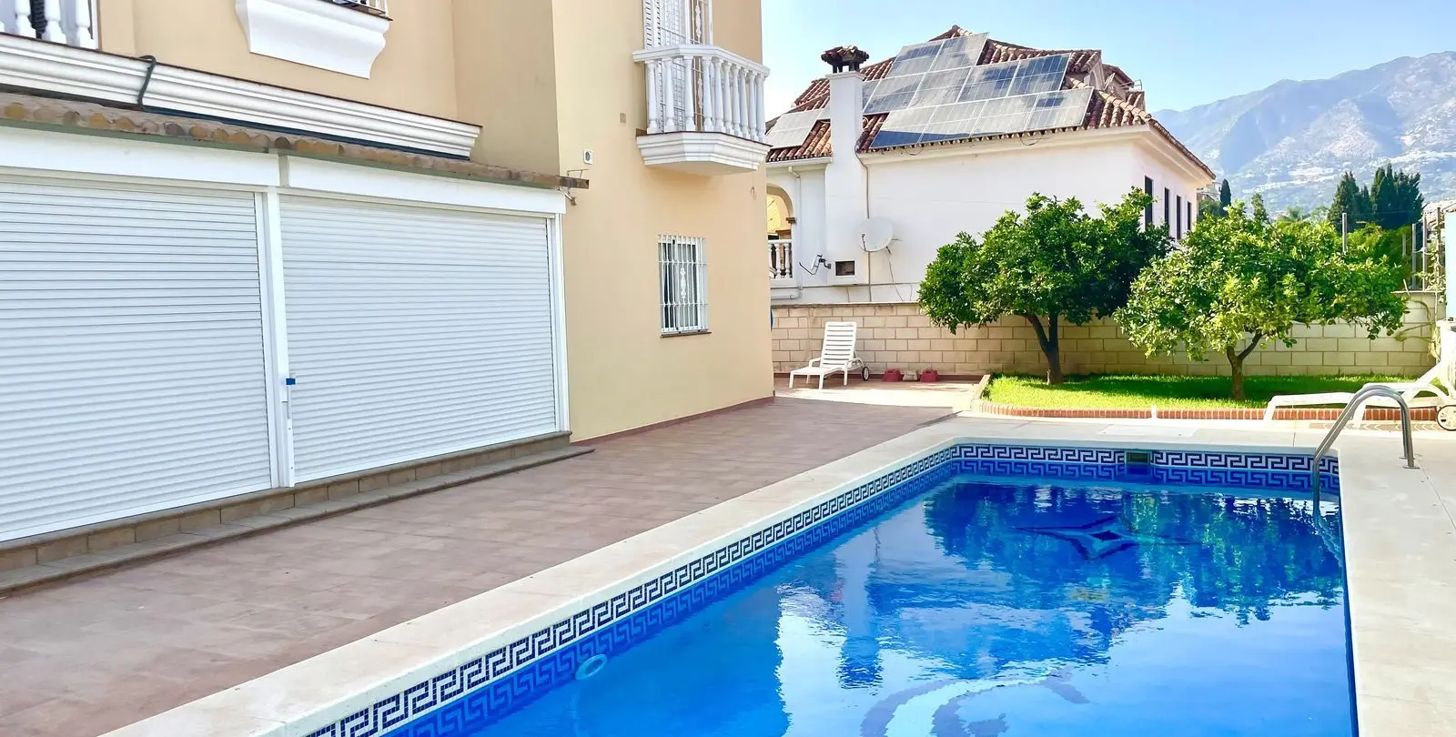 Venta de villa independiente en Las Lagunas 17