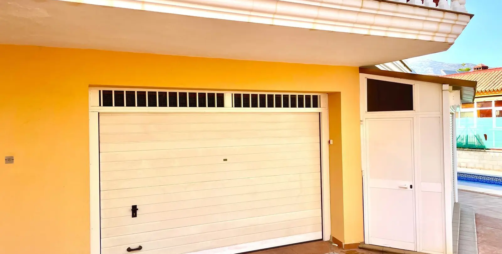 Venta de villa independiente en Las Lagunas 19