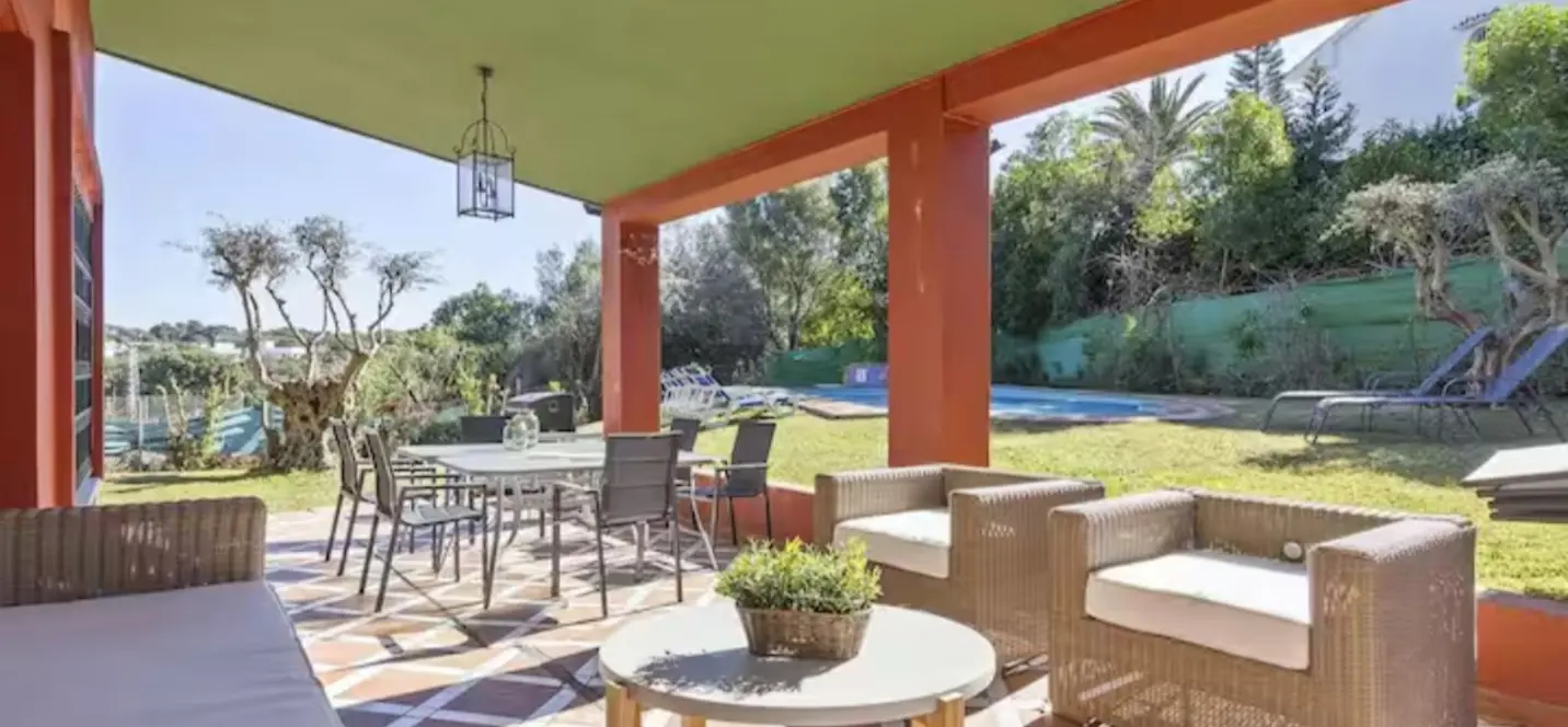 Long-term rent of detached villa in Elviria 1