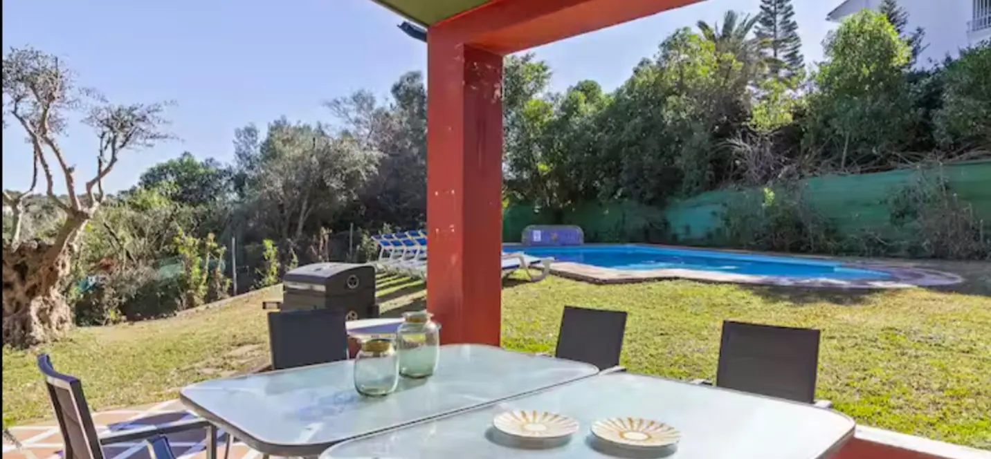 Long-term rent of detached villa in Elviria 2