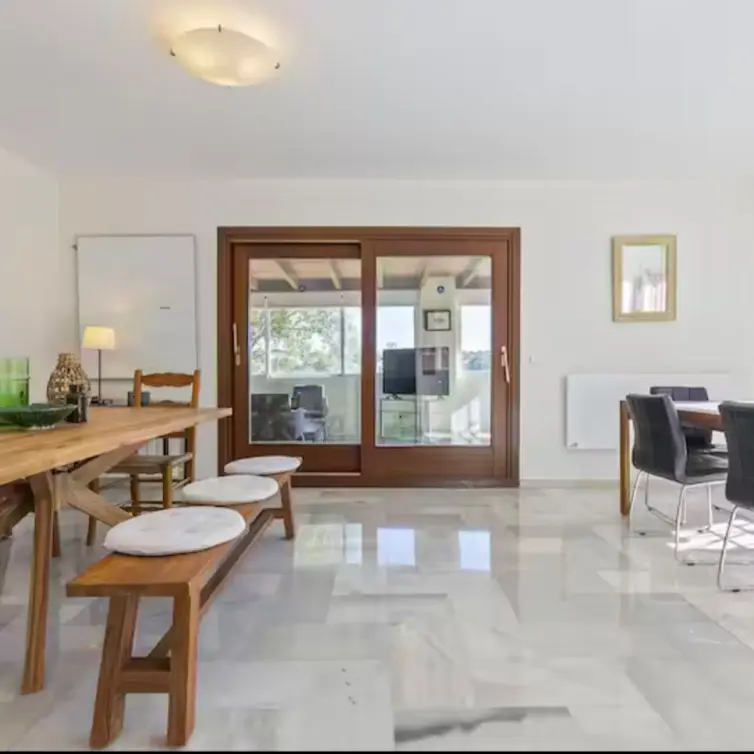 Sale of detached villa in Elviria