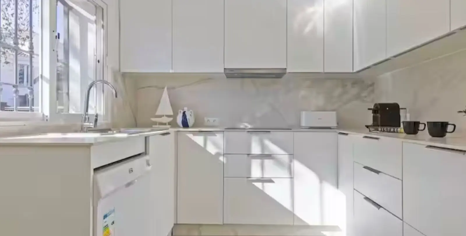Sale of detached villa in Elviria 9