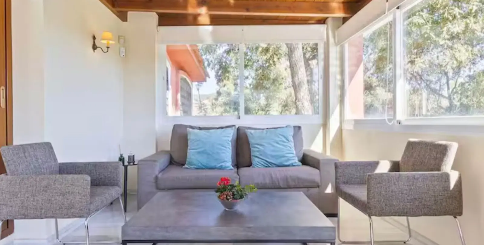 Sale of detached villa in Elviria 11