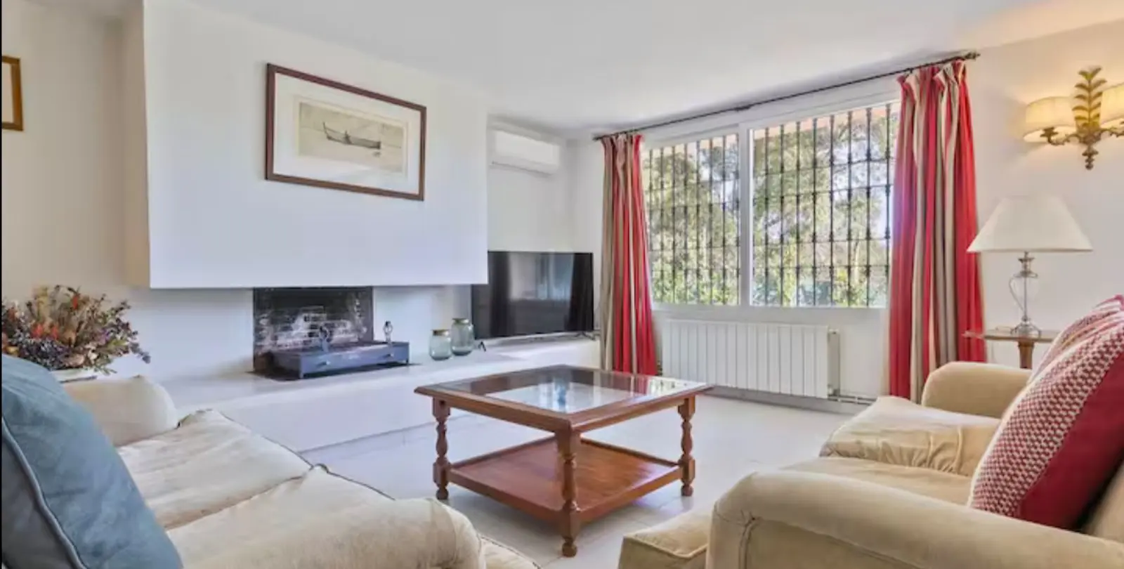 Sale of detached villa in Elviria 15