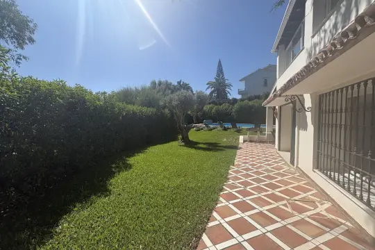 Image 4 thumb