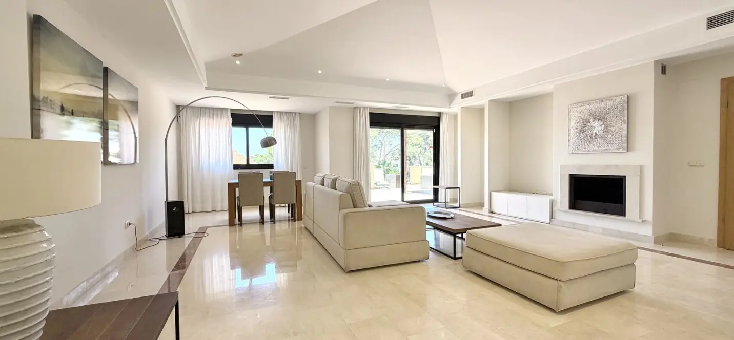 Sale of penthouse in Puerto Banús 1