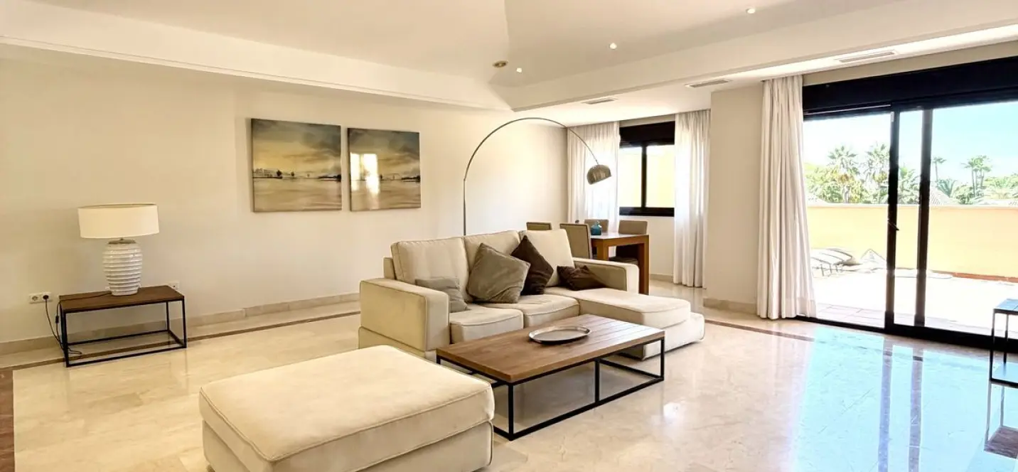 Sale of penthouse in Puerto Banús 2