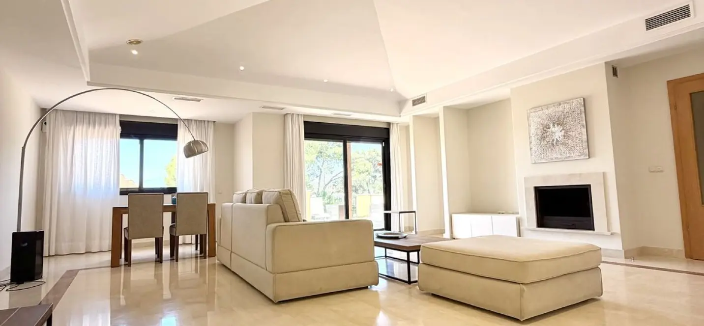 Sale of penthouse in Puerto Banús 3