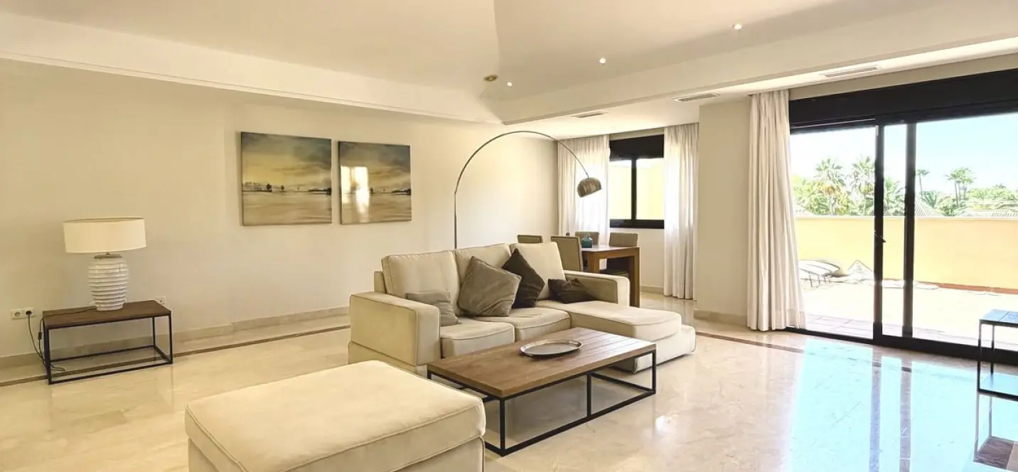 Sale of penthouse in Puerto Banús 4