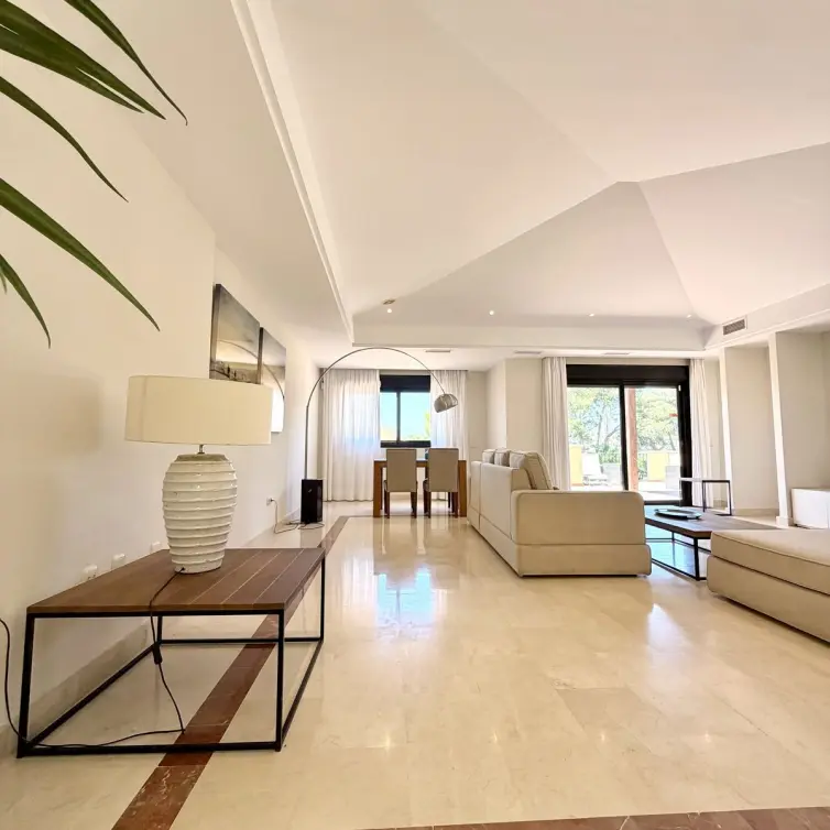 Sale of penthouse in Puerto Banús