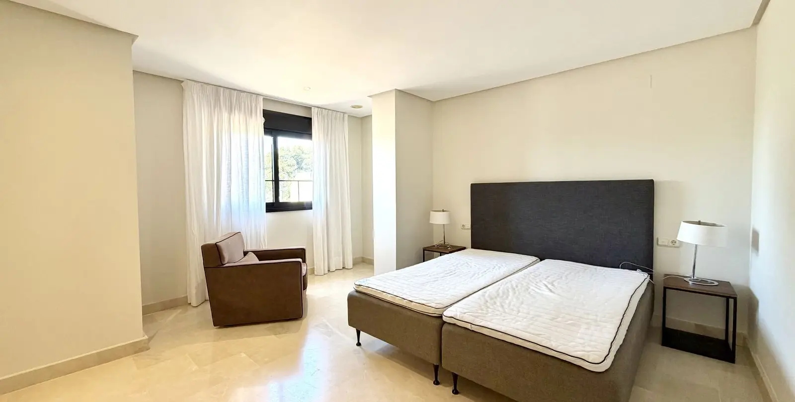 Sale of penthouse in Puerto Banús 12