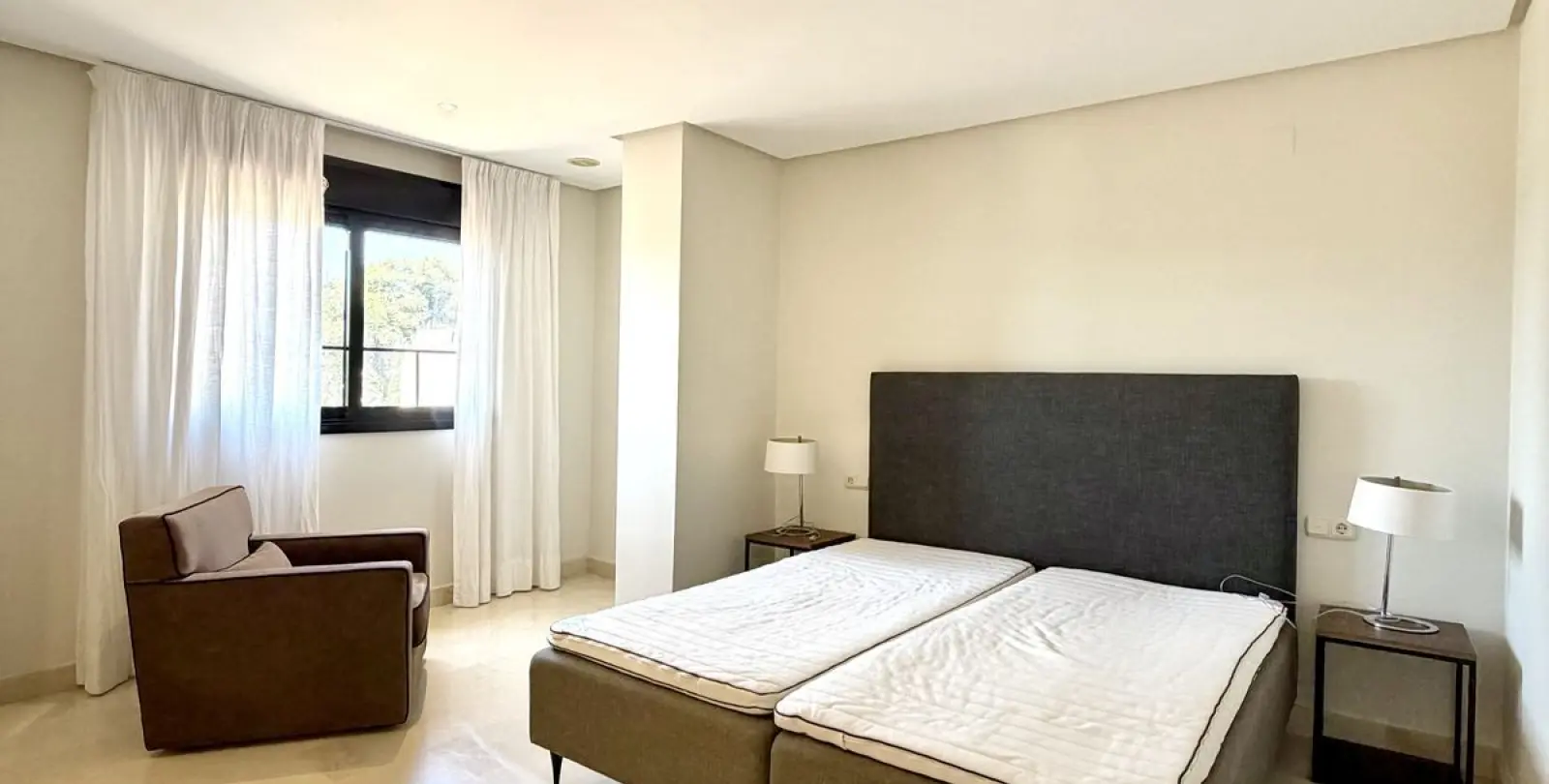 Sale of penthouse in Puerto Banús 13